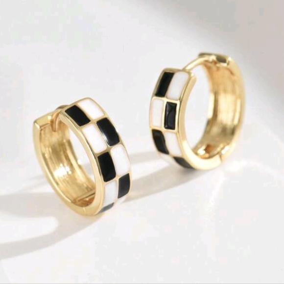 REVOLVE Jewelry - REVOLVE PETIT MOMENTS 18k CHECKERED HUGGIES